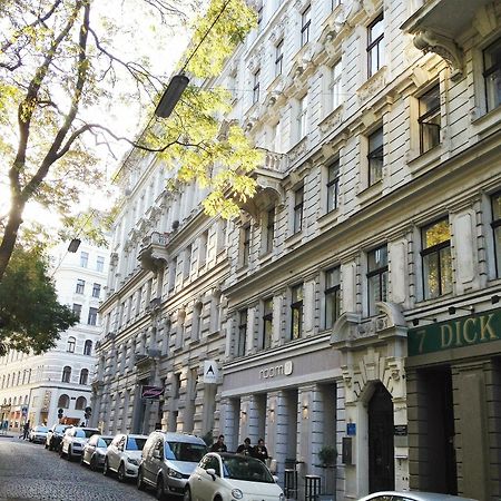 Smart Urban City Apartment Wina Bagian luar foto